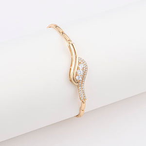 18K gold-plated butterfly clover copper bracelet with elegant charm design and polished finish