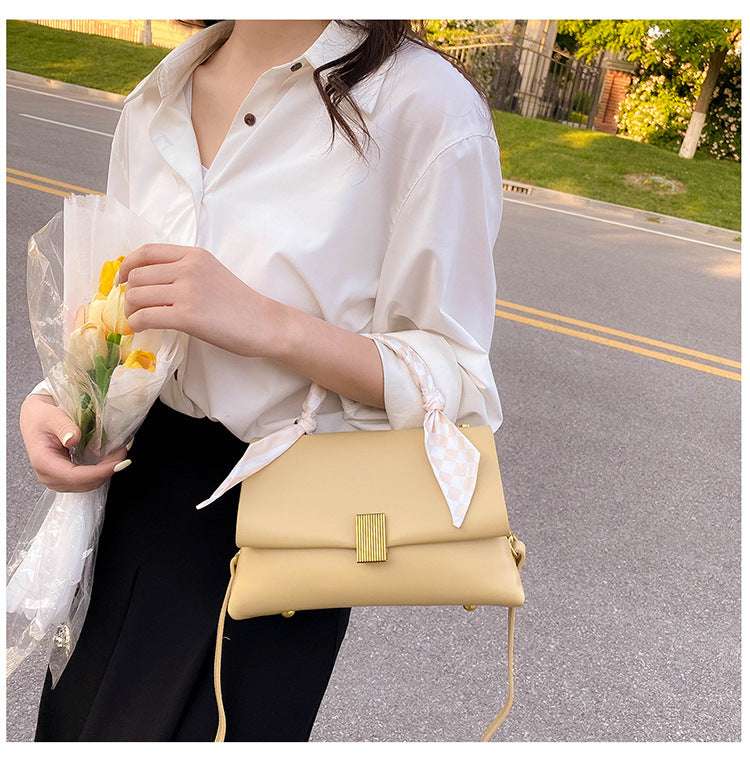 Simple Elegant Commuter Handbag