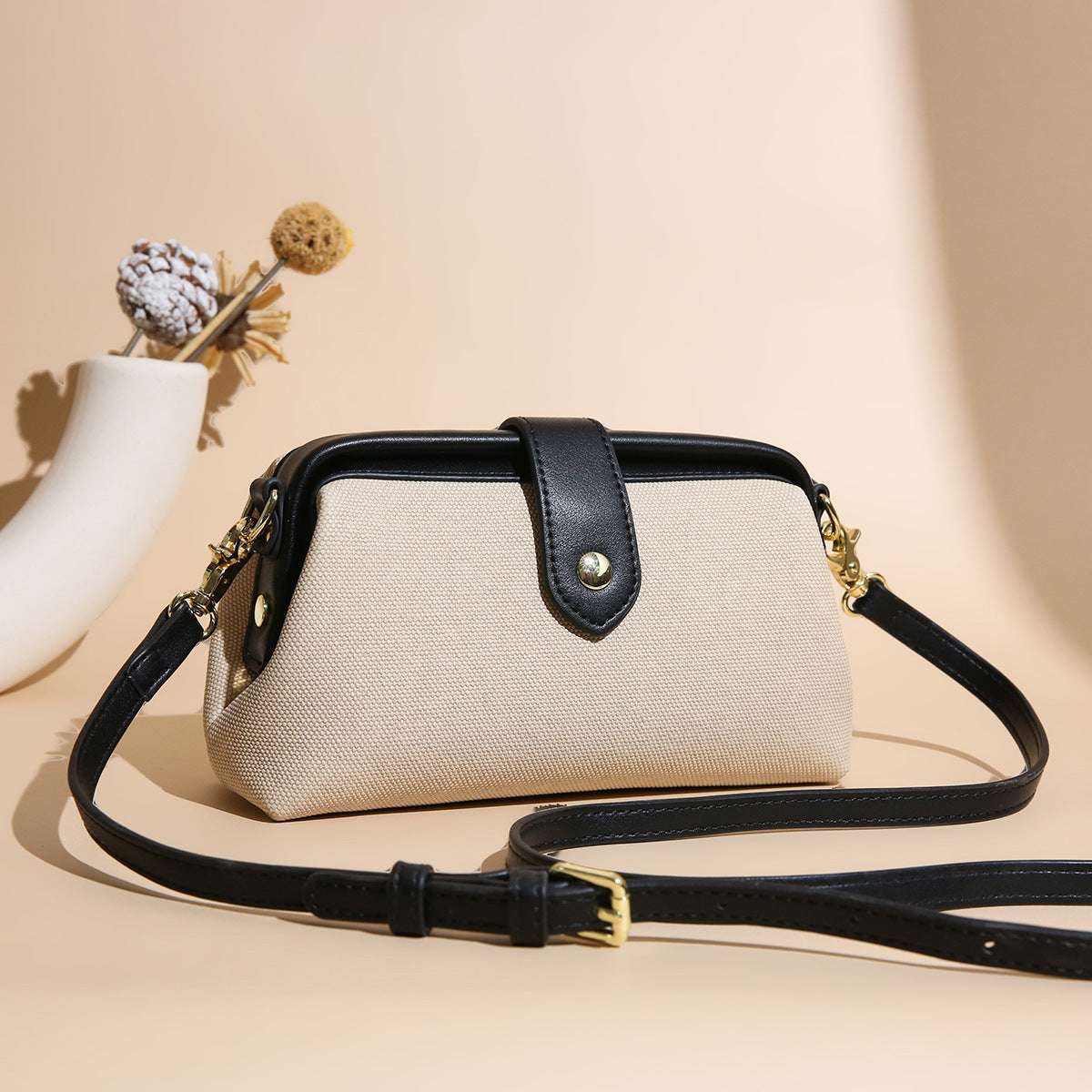 High-grade casual shoulder PU bag with sleek modern design