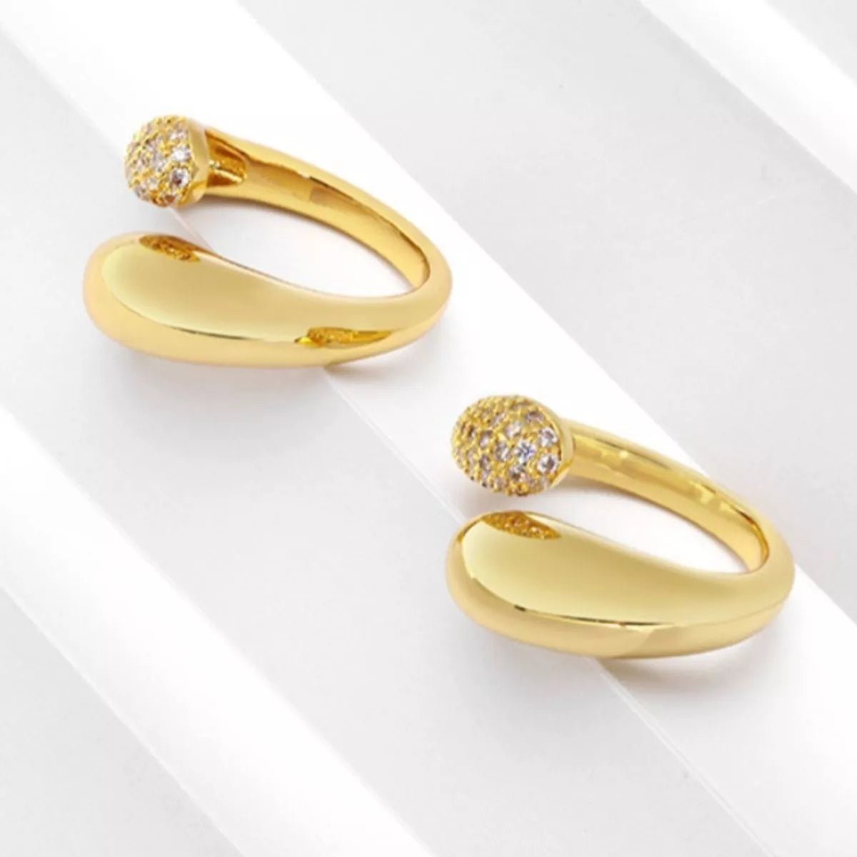 18K gold-plated crystal open ring with sculptural design