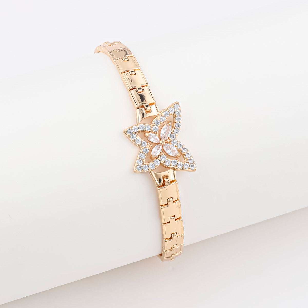 18K gold-plated butterfly clover copper bracelet with elegant charm design and polished finish